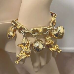 ESCADA VINTAGE Rare 80s Gold Tone Angel & Hearts Charms Bracelet